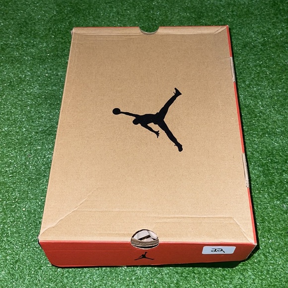 Air Jordan 12 Retro Black University Gold(USED) - Picture 4 of 11